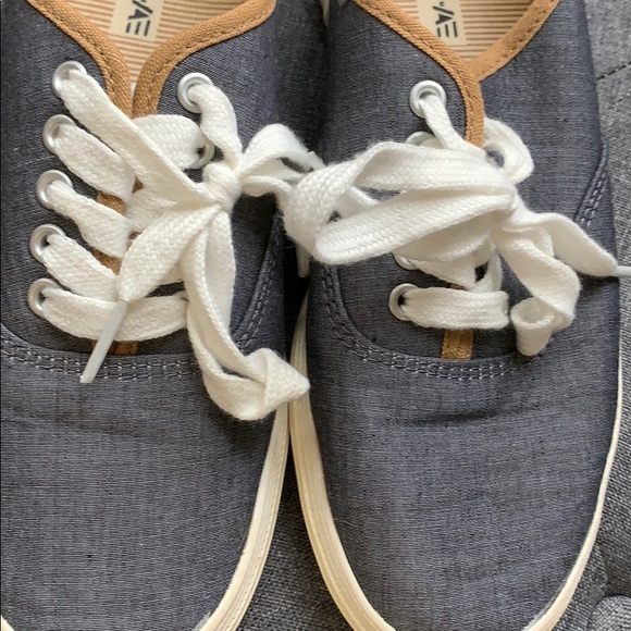 Blue sneakers - Picture 7 of 8